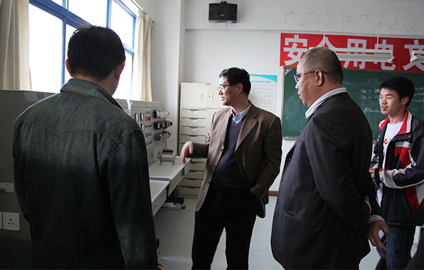 燃動(dòng)技術(shù)人員深入院校